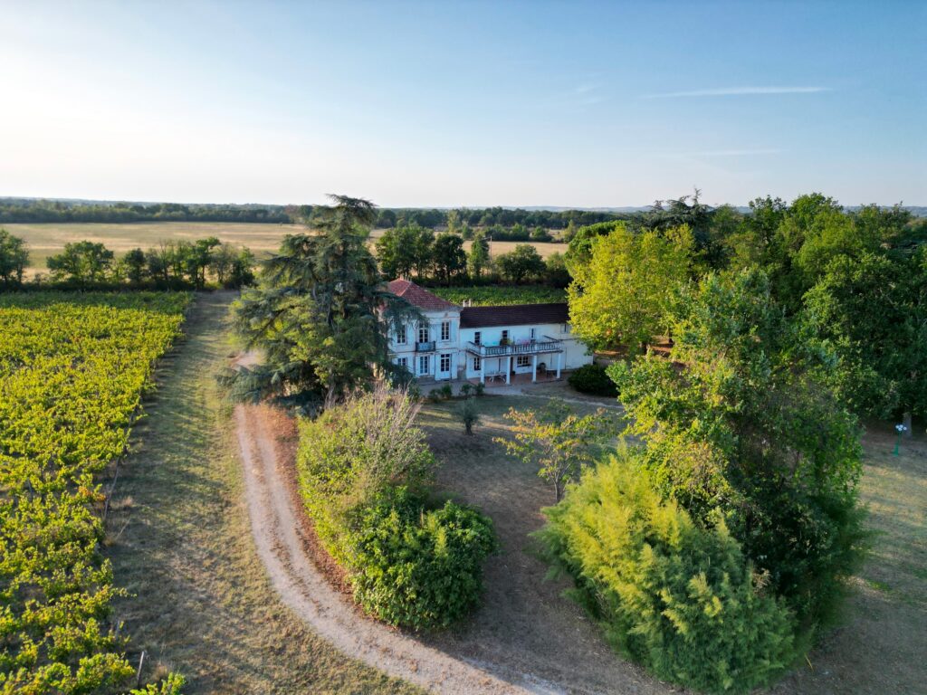 CHATEAU LA LOGE