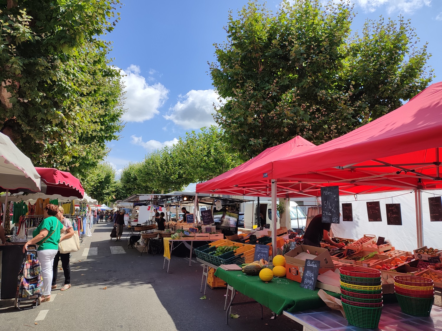 MARCHÉ
